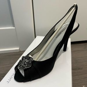 Karen Scott black heels size 8
